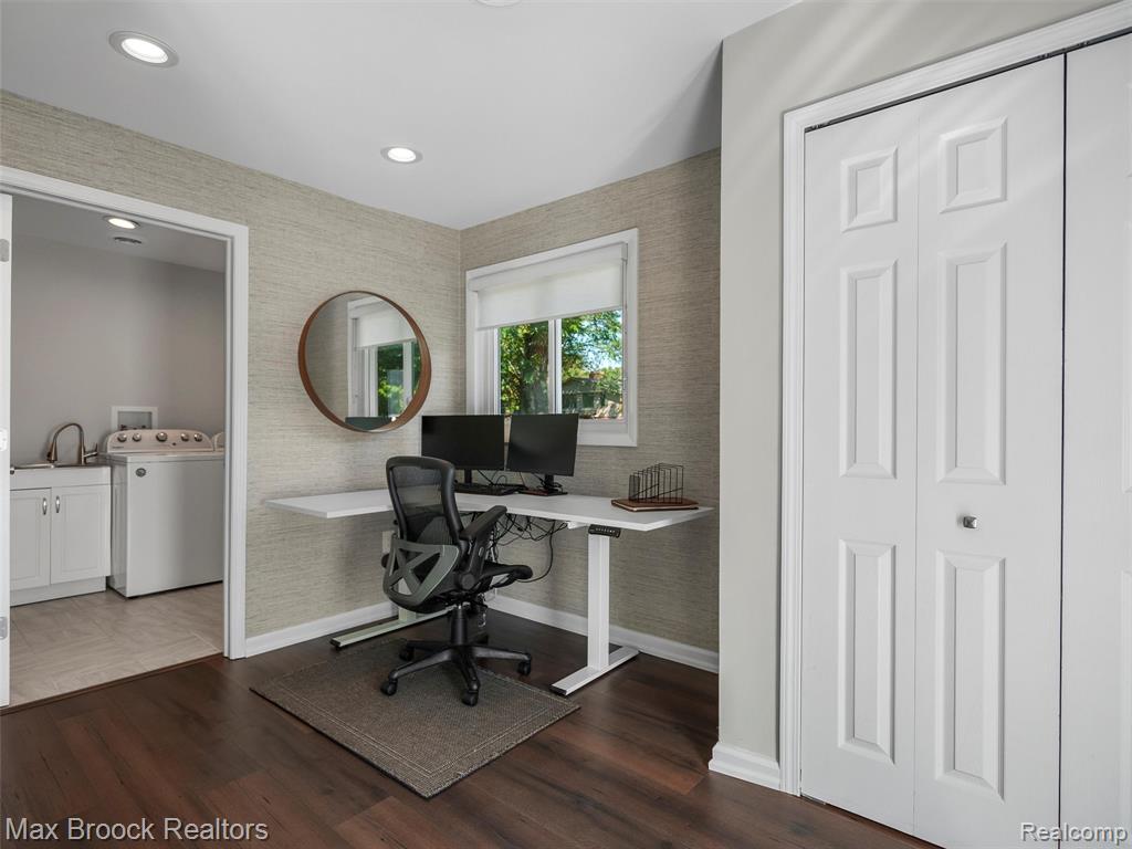 4740 Burnley Drive, Bloomfield Hills, MI 48304 — Photo 27