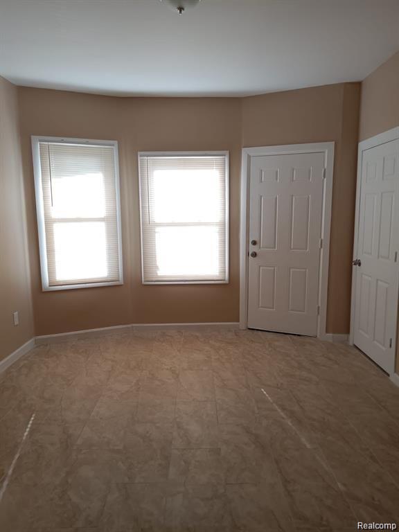8879 N CLARENDON Street, Detroit, MI 48204 — Photo 7