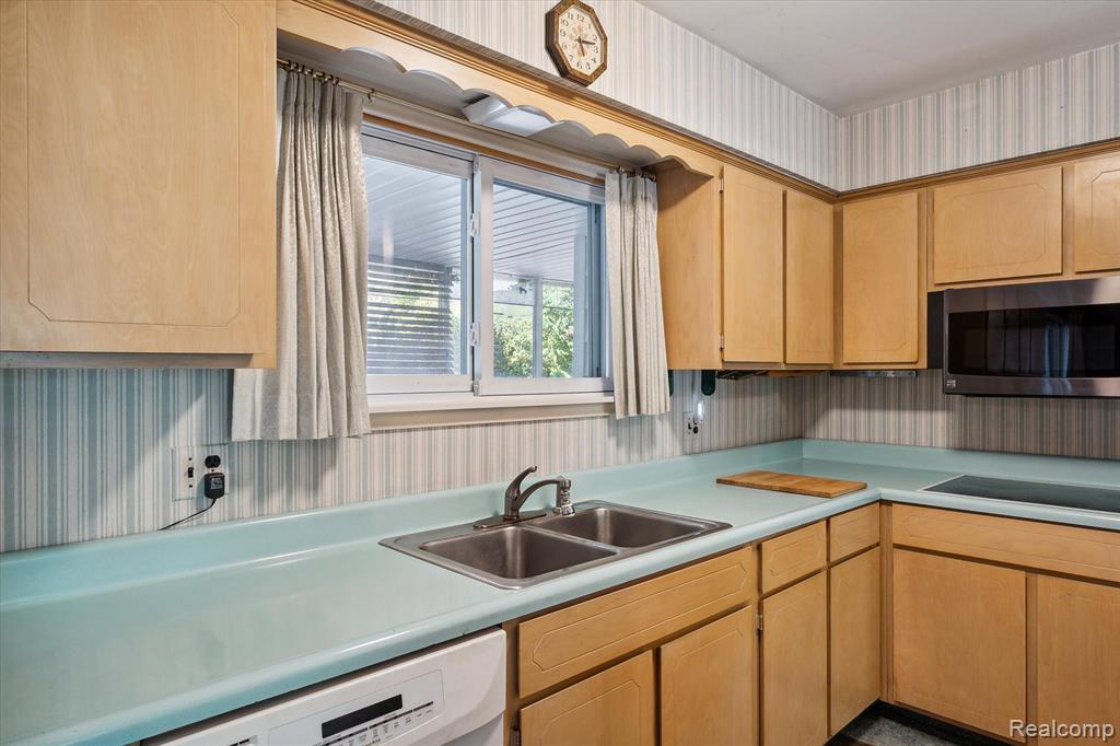 862 JUNEAU Road, Ypsilanti, MI 48198 — Photo 13