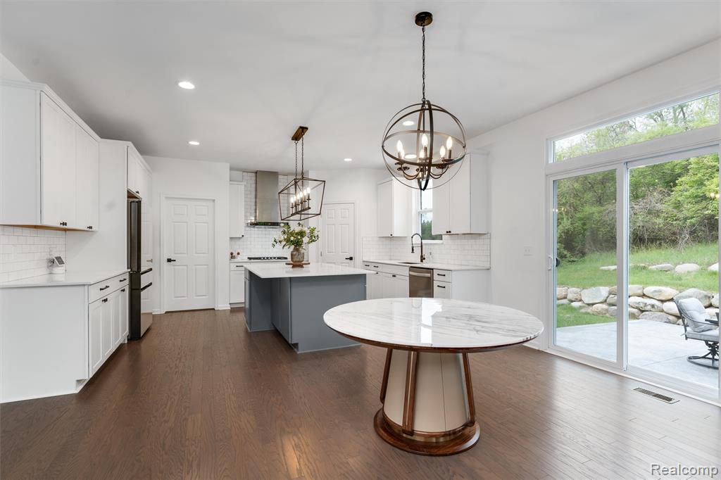 908 S Livernois Road, Rochester Hills, MI 48307 — Photo 12