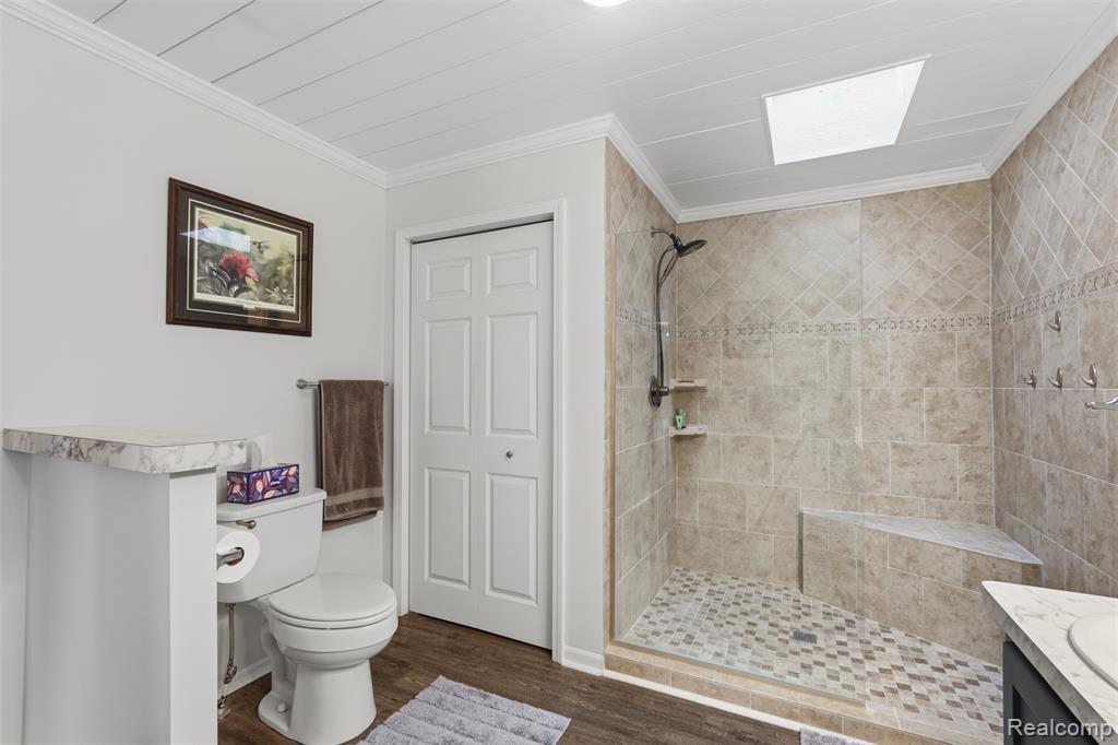 11186 Chestnut Hill Court, South Lyon, MI 48178 — Photo 24