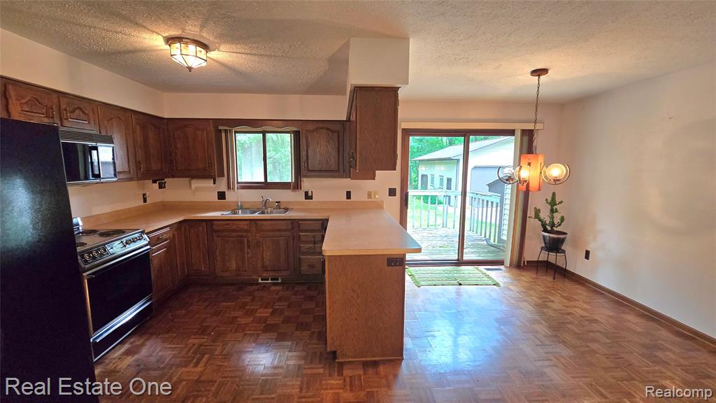 8950 Wise Road, Commerce Twp, MI 48382 — Photo 12
