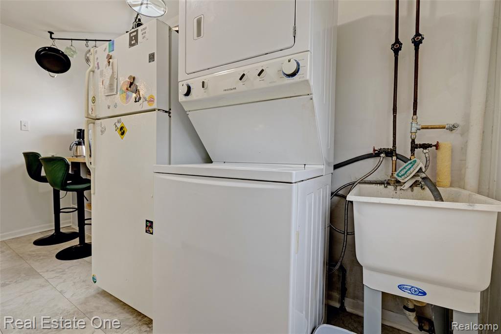 27732 Dartmouth Street, Madison Heights, MI 48071 — Photo 18