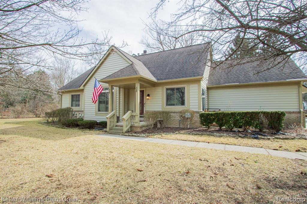 2569 MAPLE FOREST Drive, Wixom, MI 48393 — Photo 28