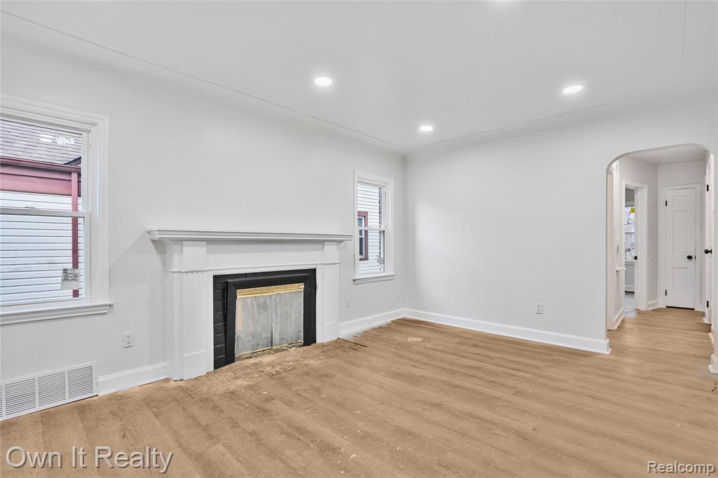 19207 Saint Marys Street, Detroit, MI, 48235