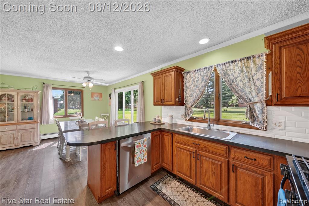 82 E Hurst Drive, Troy, MI 48085 — Photo 18
