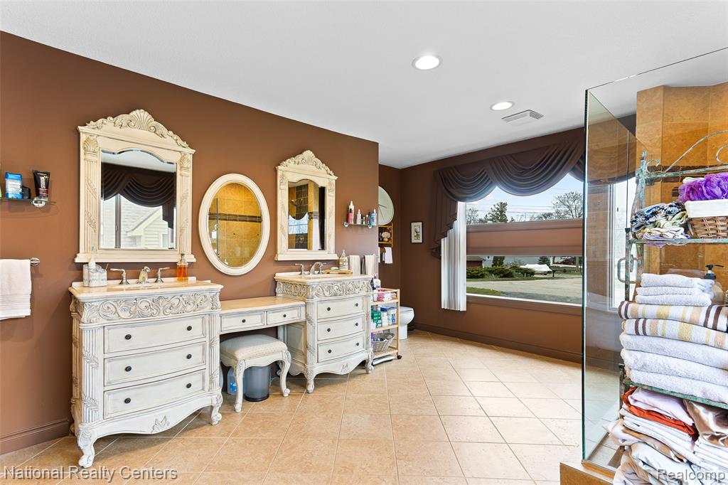 1100 Clearwater Boulevard, White Lake, MI — Photo 35