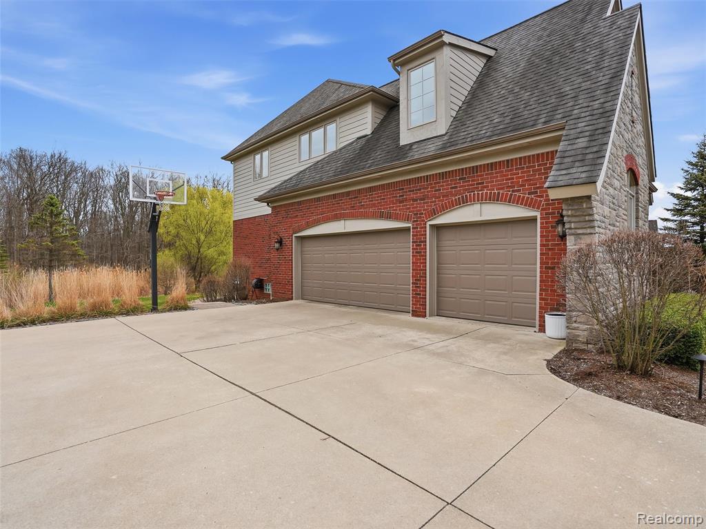 3085 Royal Berkshire Lane, Oakland, MI — Photo 3