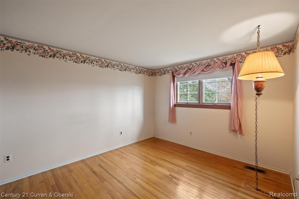 19419 Coachwood Road, Riverview, MI 48193 — Photo 29