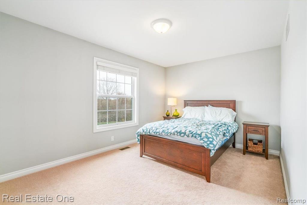 48025 E OXFORD Court, Canton, MI 48187 — Photo 47