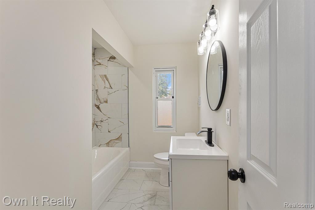 8555 Sorrento Street, Detroit, MI 48228 — Photo 19