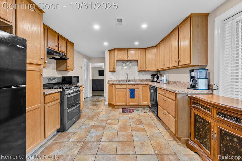 617 Shaw Court, Milford, MI 48380 — Photo 13