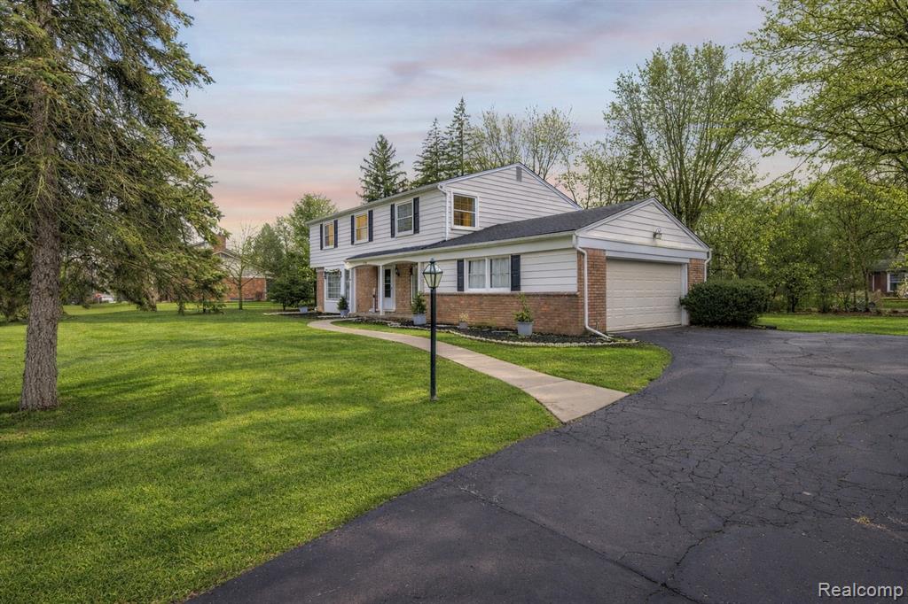 5738 Pebbleshire Road, Bloomfield Hills, MI 48301 — Photo 2