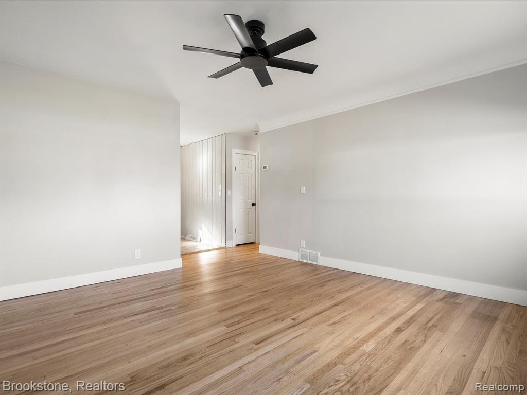 52421 WASHINGTON Street, New Baltimore, MI 48047 — Photo 5