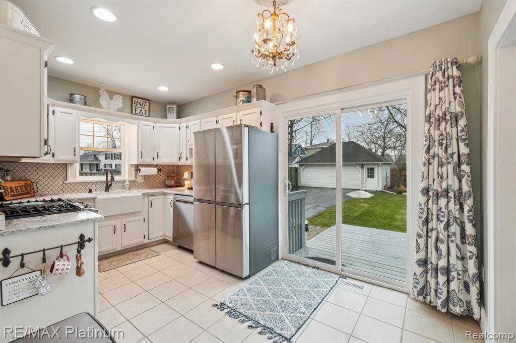 409 S Walnut Street, Howell, MI 48843 — Photo 7