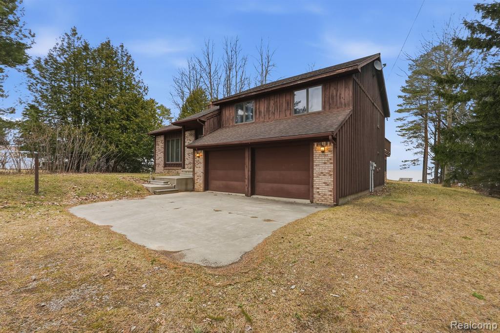 5436 N Lakeshore Road, Deckerville, MI 48427 — Photo 4