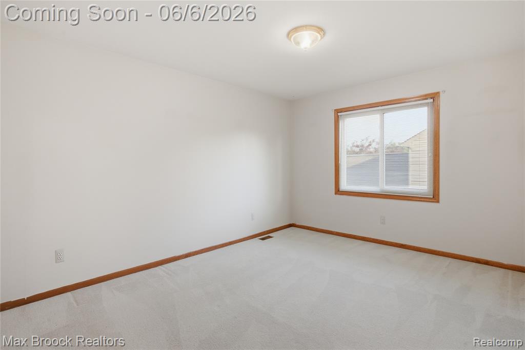46547 Glen Eagle Drive, Utica, MI 48315 — Photo 35