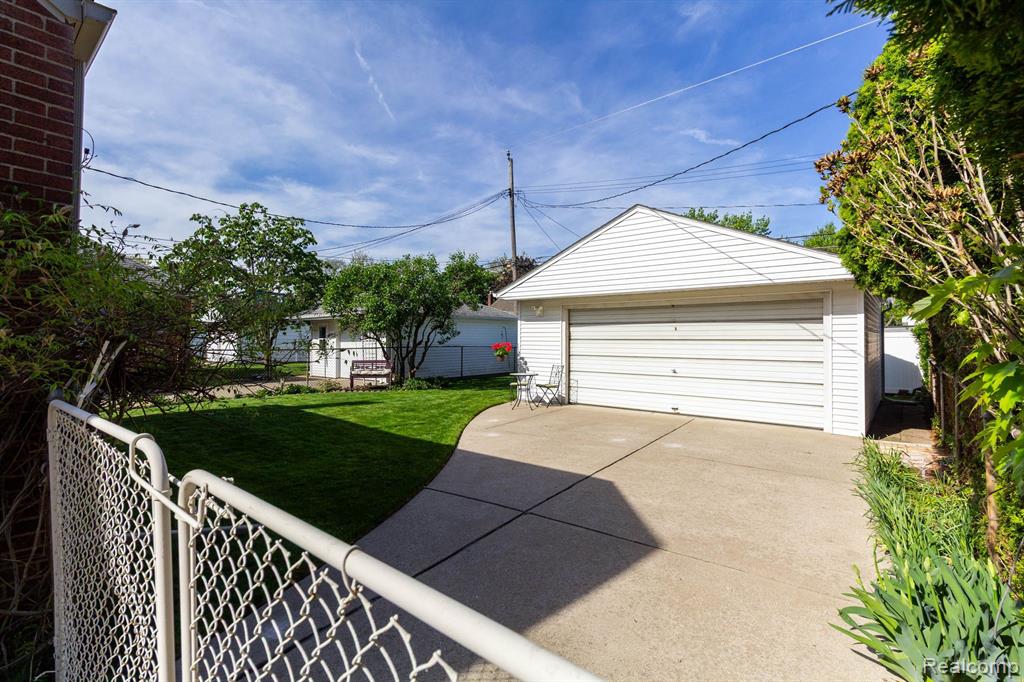 9648 STERLING Avenue, Allen Park, MI 48101 — Photo 40