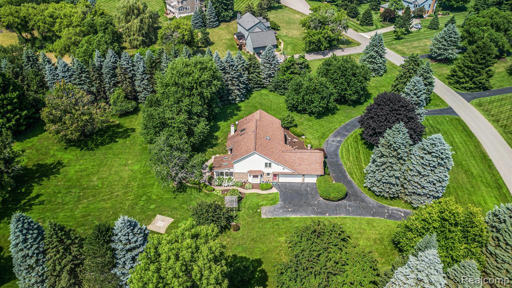 8477 Ranch Estates Road, Clarkston, MI 48348 — Photo 40