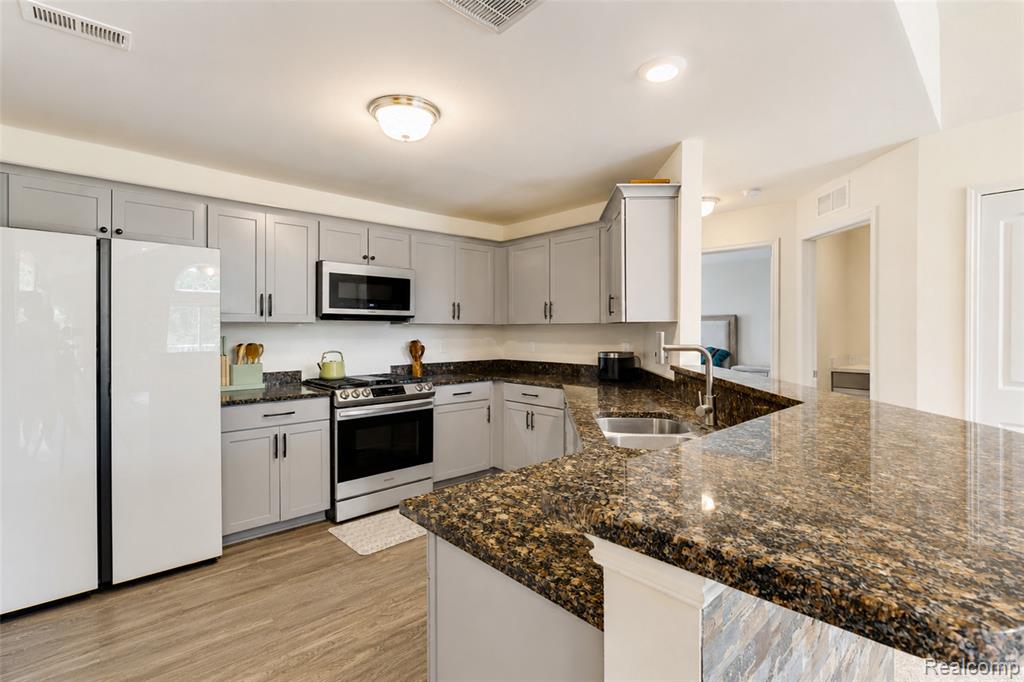 45806 Aragon Lane, Canton, MI 48187 — Photo 10