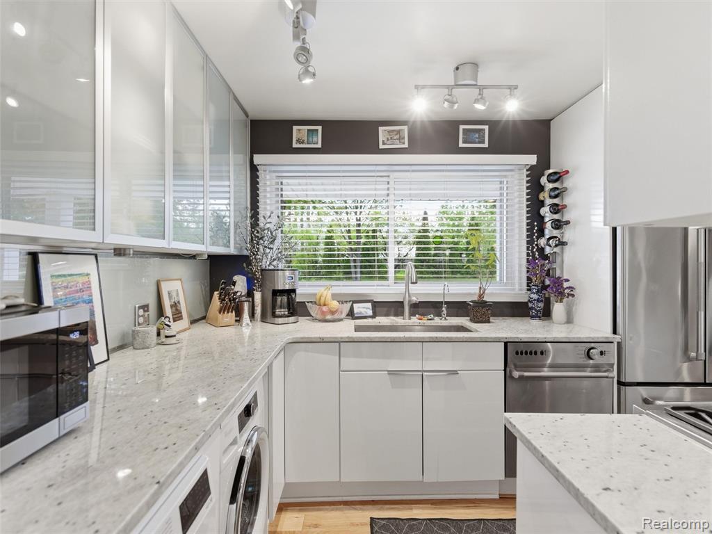 4154 Cooper Avenue, Royal Oak, MI 48073 — Photo 14