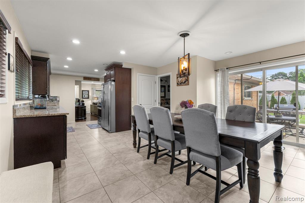 8570 Rockland Street, Dearborn Heights, MI 48127 — Photo 23