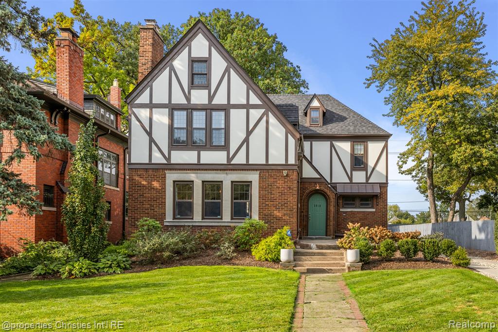 2915 Seminole Street, Detroit, MI 48214 — Photo 2