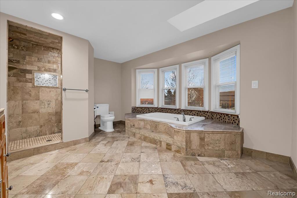 18676 Country Club Circle, Riverview, MI 48193 — Photo 23