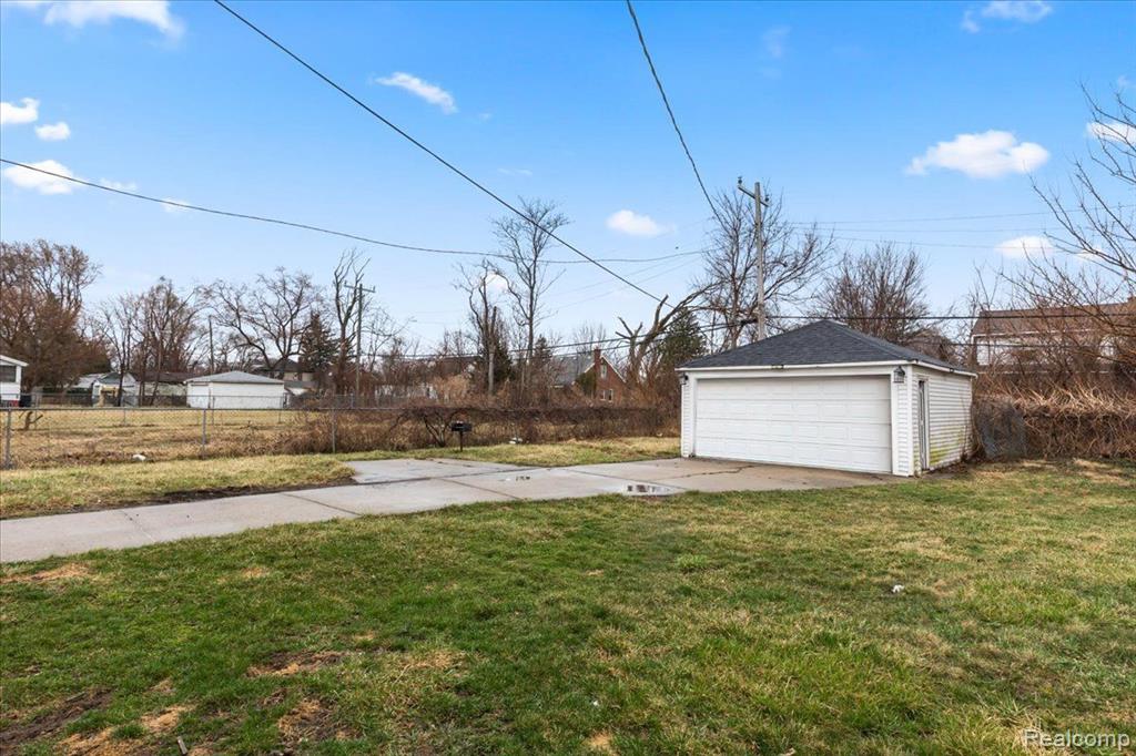 9393 MEYERS Road, Detroit, MI 48228 — Photo 25