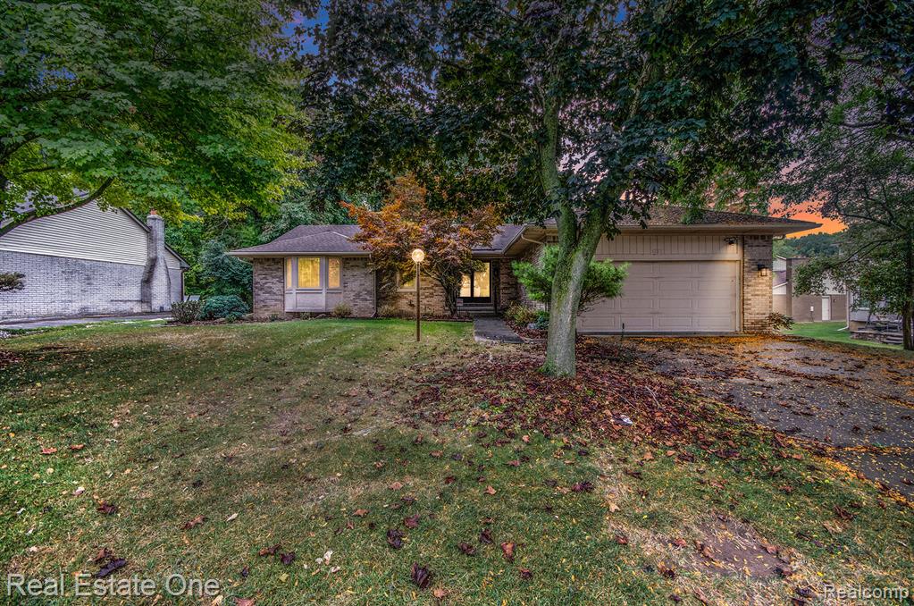 6281 Quaker Hill Drive, West Bloomfield, MI — Photo 3