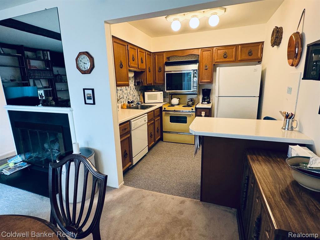 1702 BRENTWOOD Drive, Troy, MI 48098 — Photo 8