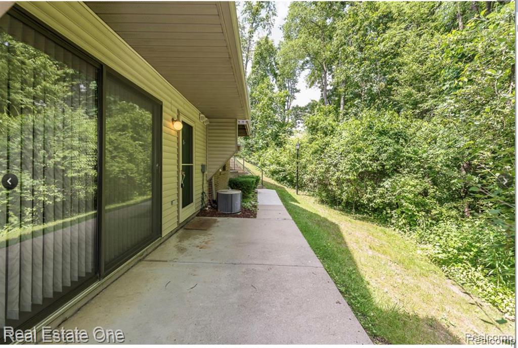 410 Spring Brooke Drive, Brighton, MI 48116 — Photo 2