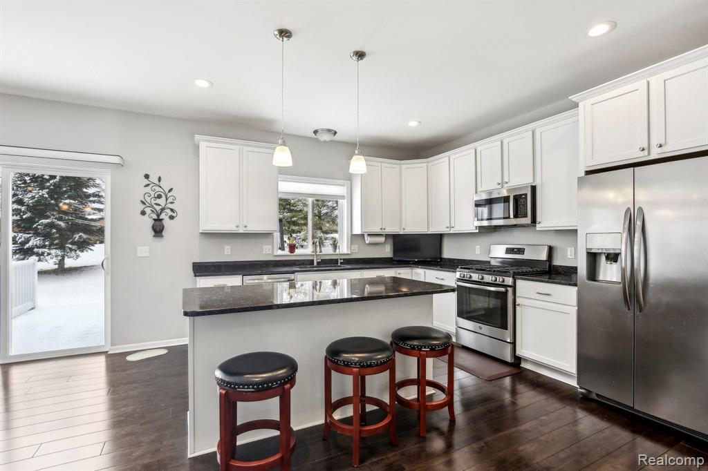 945 RIVER ROCK Drive, Holly, MI 48442 — Photo 4