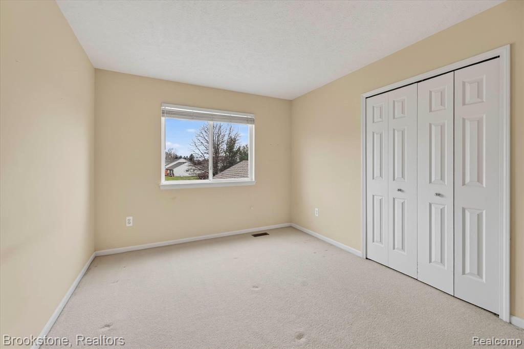 986 Spirea, 44, Howell, MI 48843 — Photo 24