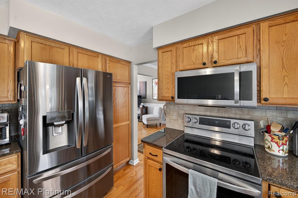 1408 Morning Mist Drive, Howell, MI 48843 — Photo 11
