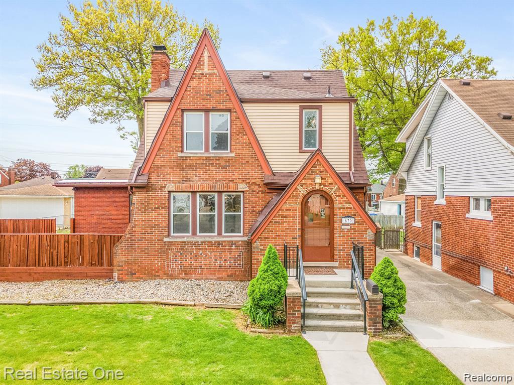 679 Emmons Boulevard, Lincoln Park, MI 48146 — front exterior