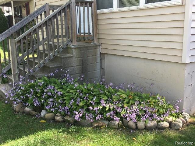 832 BAYFIELD Street, Lake Orion, MI 48362 — Photo 2