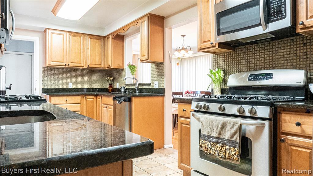 24641 Church Street, Oak Park, MI 48237 — Photo 16