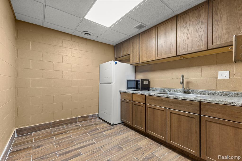 23201 Roseberry Avenue, Warren, MI 48089 — Photo 21