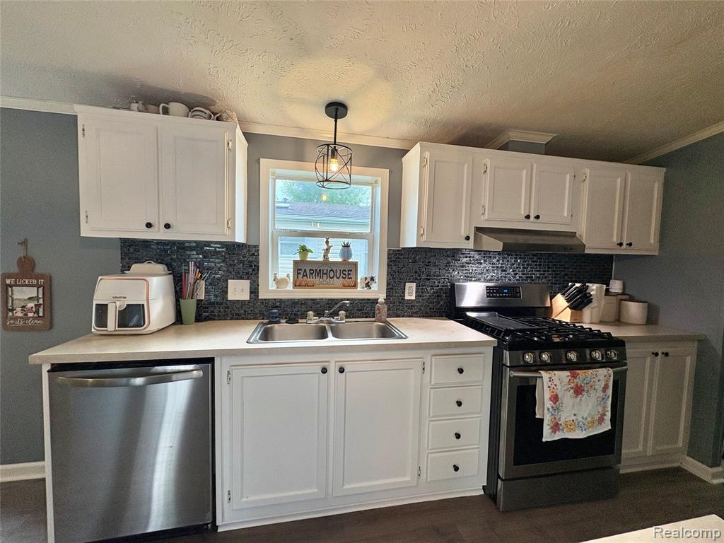 4729 Turtle Creek Drive, Howell, MI 48843 — Photo 12