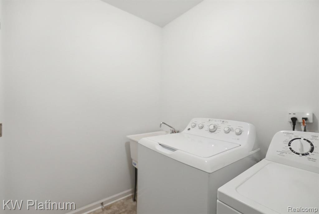 51743 Water Mark Drive, Macomb, MI 48042 — Photo 33