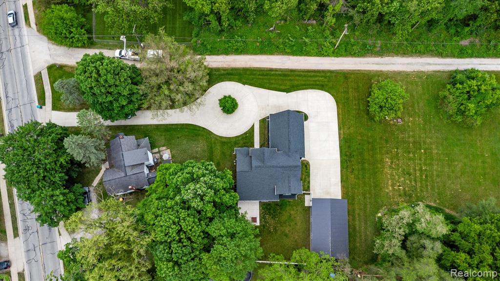 595 BRIGHTON LAKE RD, Brighton, MI 48116 — Photo 64