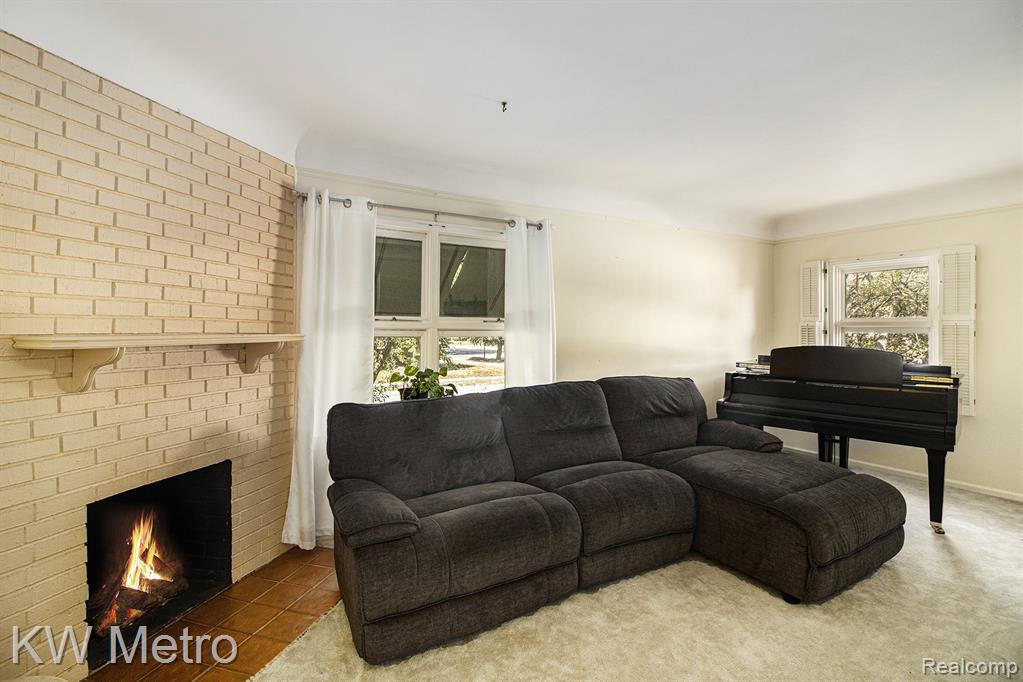 719 W 12 Mile Road, Royal Oak, MI 48073 — Photo 2