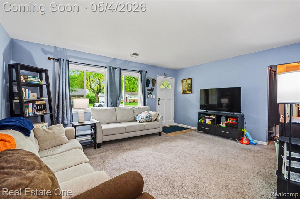 247 Kenyon Drive, Troy, MI 48083 — Photo 4