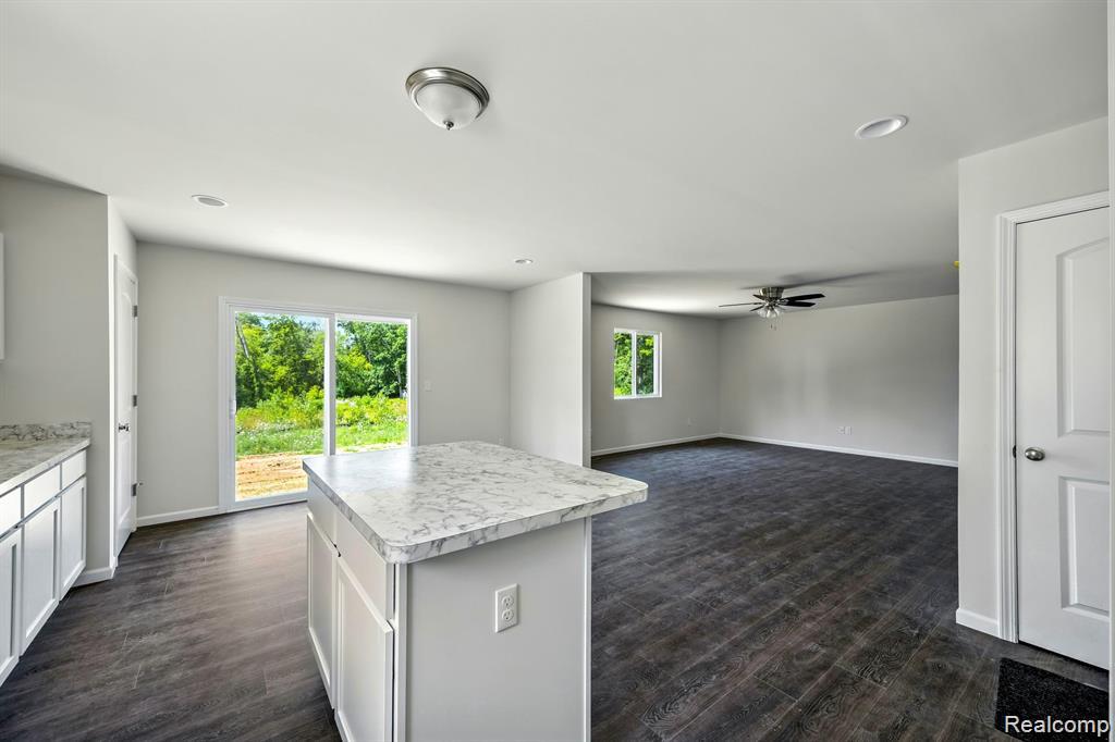 5760 Copper Tree Park, Waterford, MI 48327 — Photo 11
