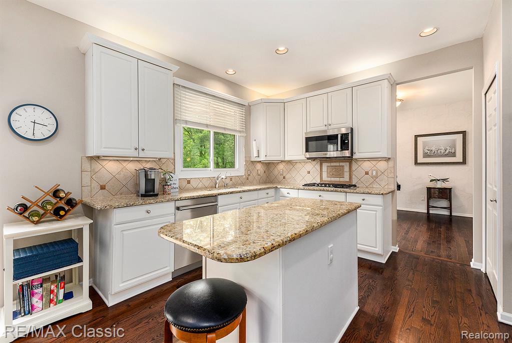 40515 Paisley Circle, Novi, MI 48377 — Photo 6