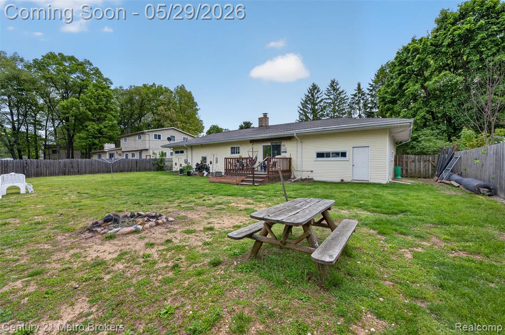 985 S Park Street, Highland, MI 48356 — Photo 9