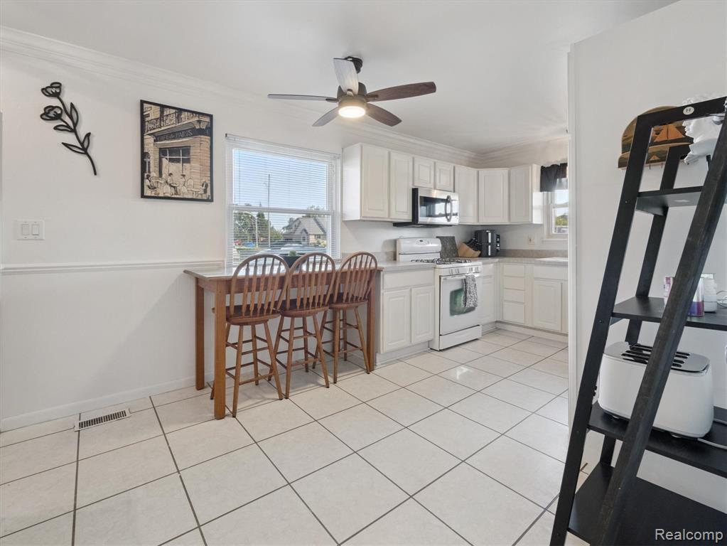 30083 Lisch Street, Gibraltar, MI — Photo 11