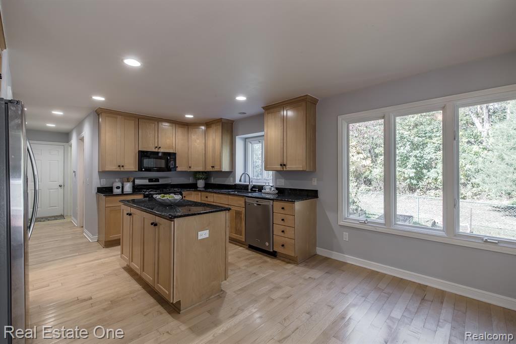 5690 White Lake Road, Clarkston, MI — Photo 15
