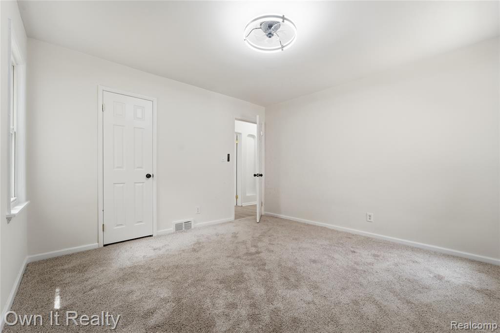 15490 Warwick Street, Detroit, MI 48223 — Photo 18